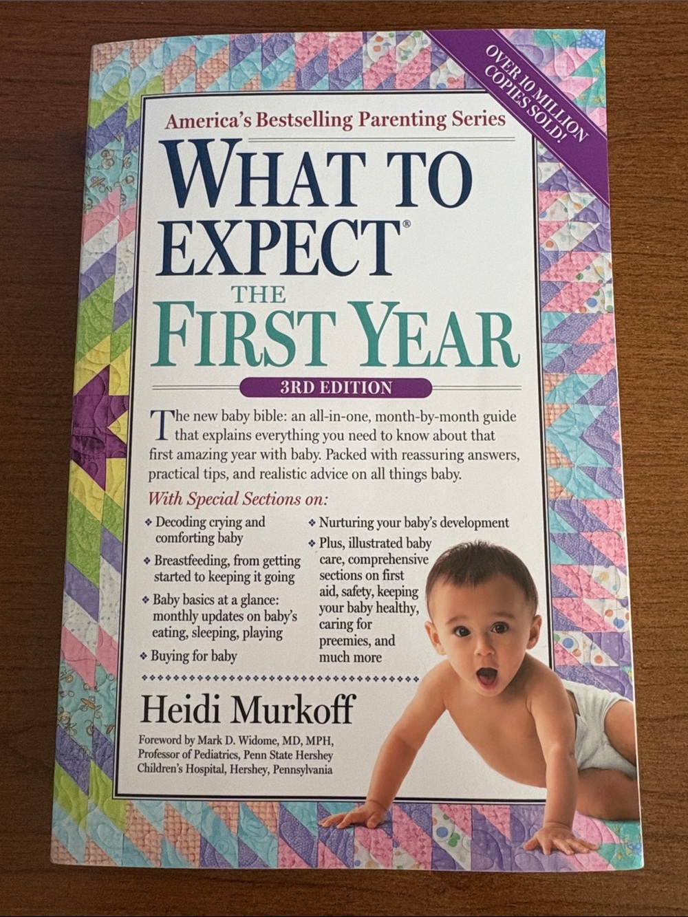 What to Expect The First Year by - White/Cream Cover